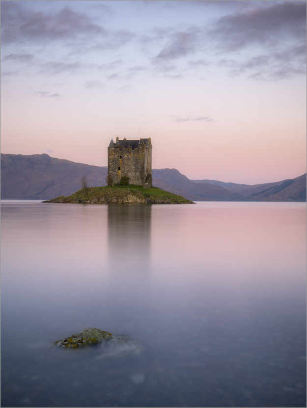 Poster Castle Stalker bei Sonnenaufgang, Schottland