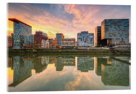 Acrylglasbild  Düsseldorf Spiegelung im Medienhafen bei Sonnenuntergang - Michael Valjak